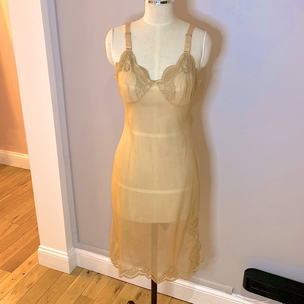 Movie Star Brand 1930’s-40’s Vintage Nude Lace Slip Dress Size-32